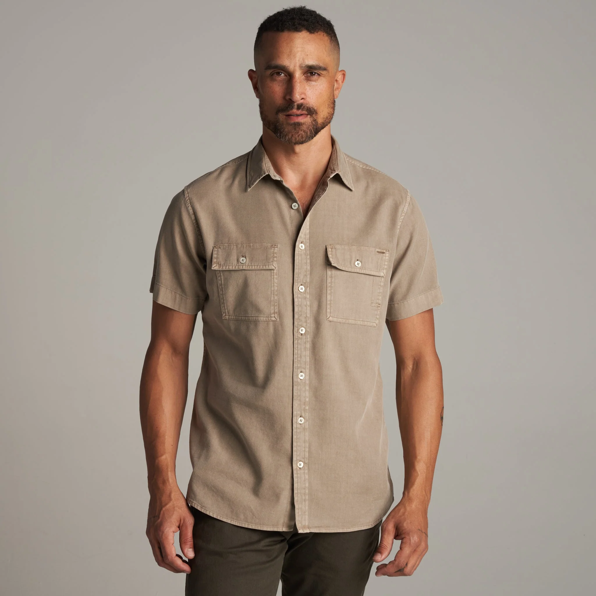 Riley Heritage Twill Short Sleeve Shirt - Image 13